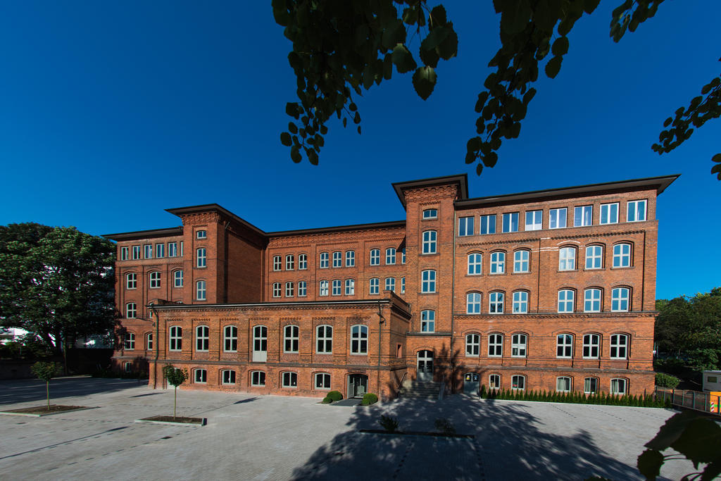 Hotel Volksschule Hamburg Exterior foto