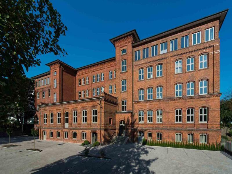 Hotel Volksschule Hamburg Exterior foto